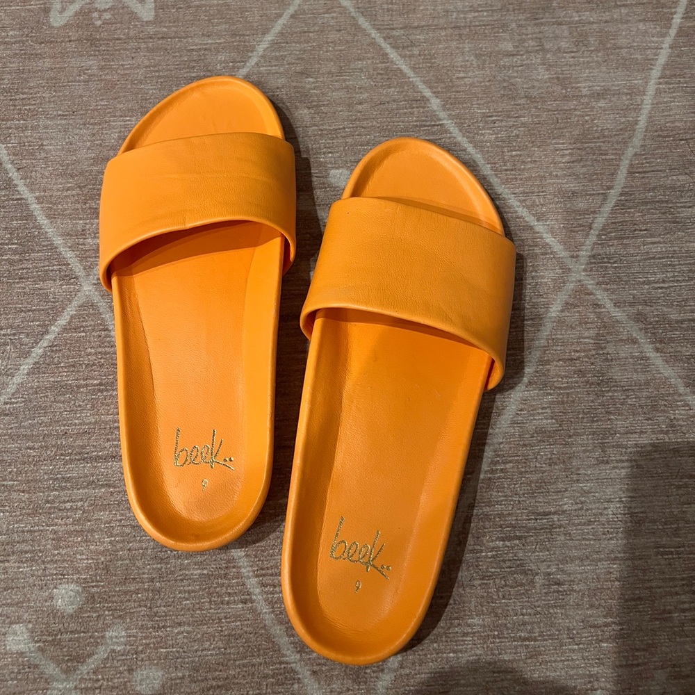 Beek slides orange